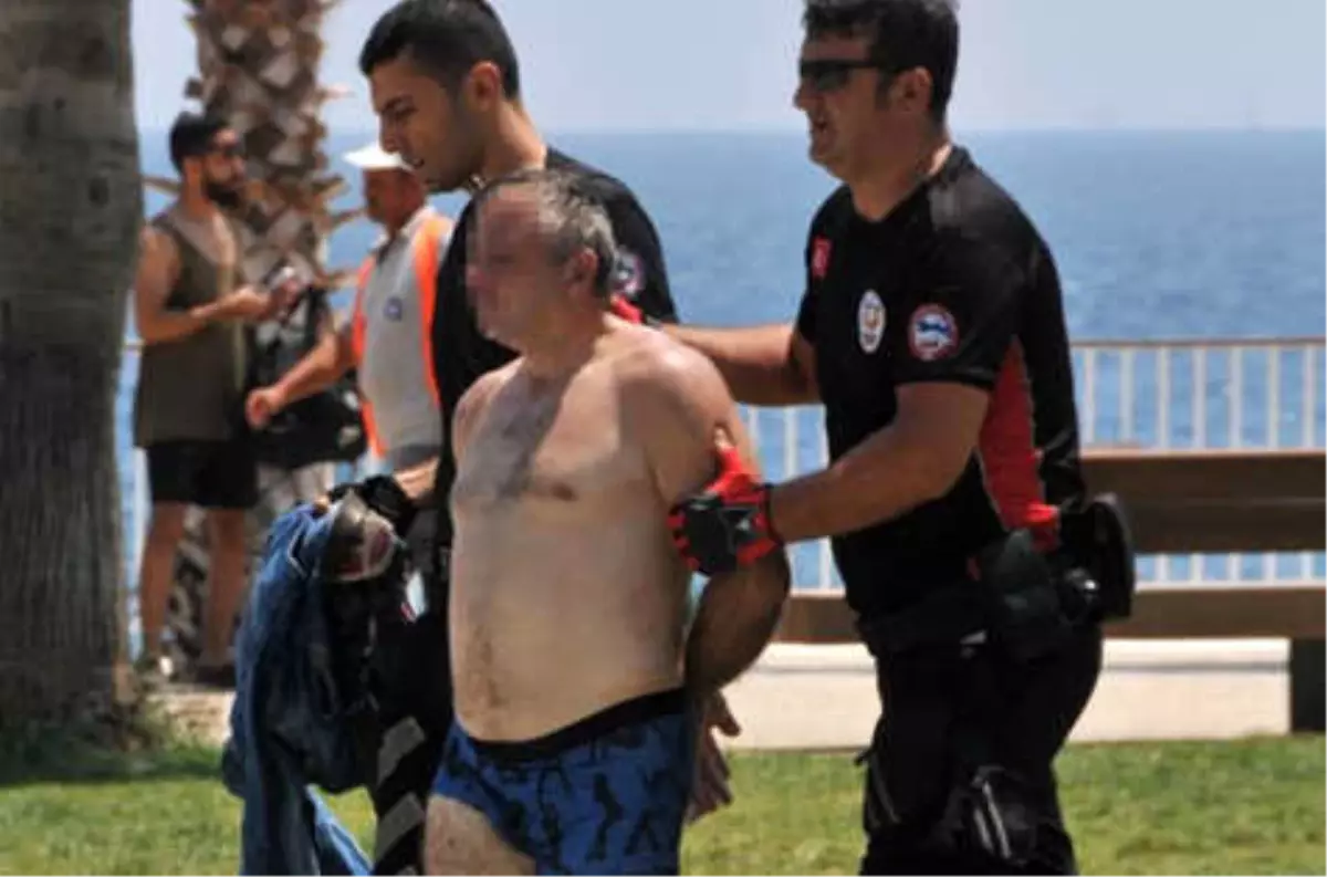 Antalya\'da, Çocuk Tacizlerini Protesto Sırasında Taciz