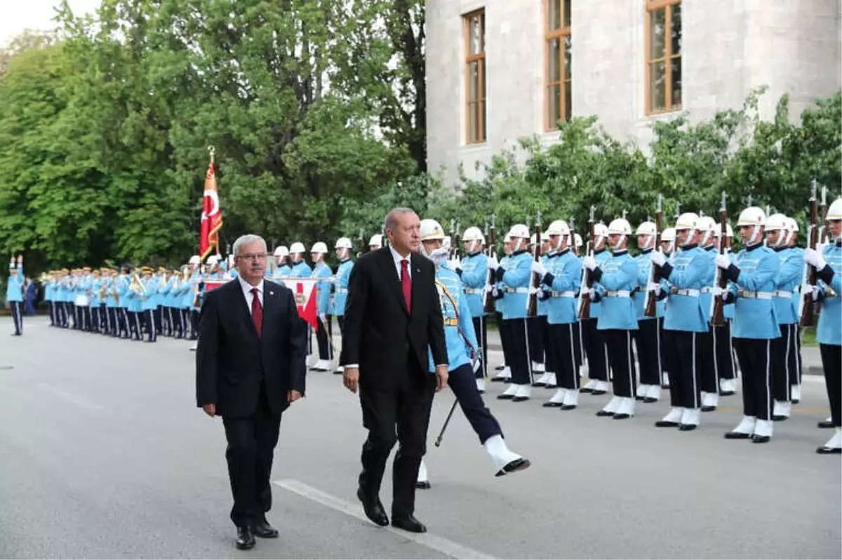 Cumhurbaşkanı Recep Tayyip Erdoğan Yemin Etmek İçin TBMM\'ye Geldi.