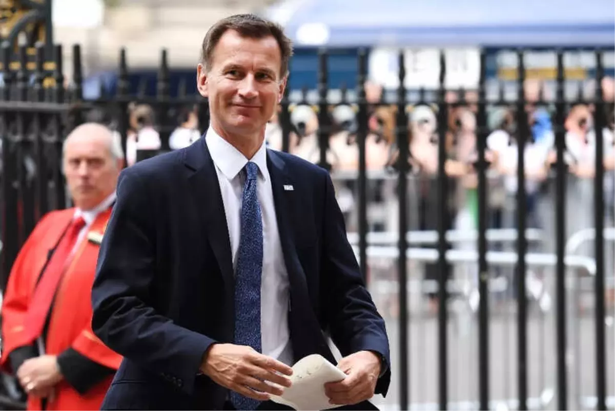 İngiltere Başbakanı Theresa May, Boris Johnson\'ın İstifasından Sonra Jeremy Hunt\'ı Dışişleri Bakanı...