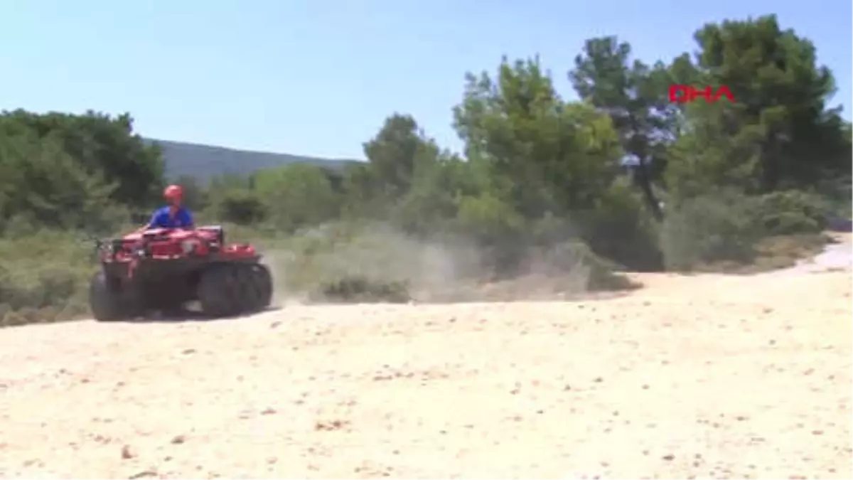 İzmir İzmir İtfaiyesi\'nin Yeni Arazi Aracı Engel Tanımıyor