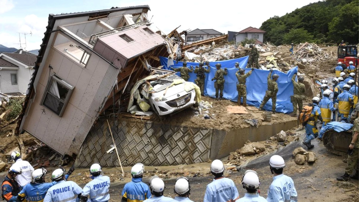 Japonya\'da Sel Felaketi: En Az 100 Kişi Öldü, Kayıplar Var