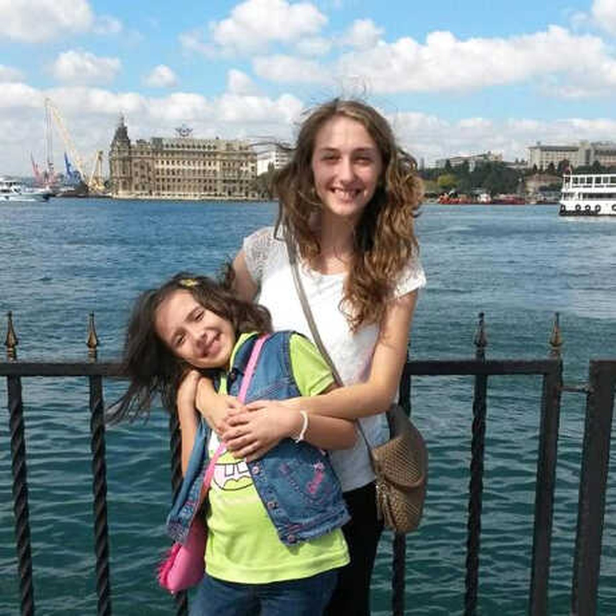 Kız Kardeşler Tren Faciasında Öldü, Anneleri Yaralandı