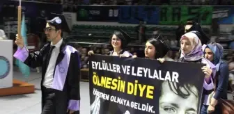 Mezuniyette, 'Eylüller ve Leylalar Ölmesin Diye Öğretmen Olmaya Geldik' Pankartı