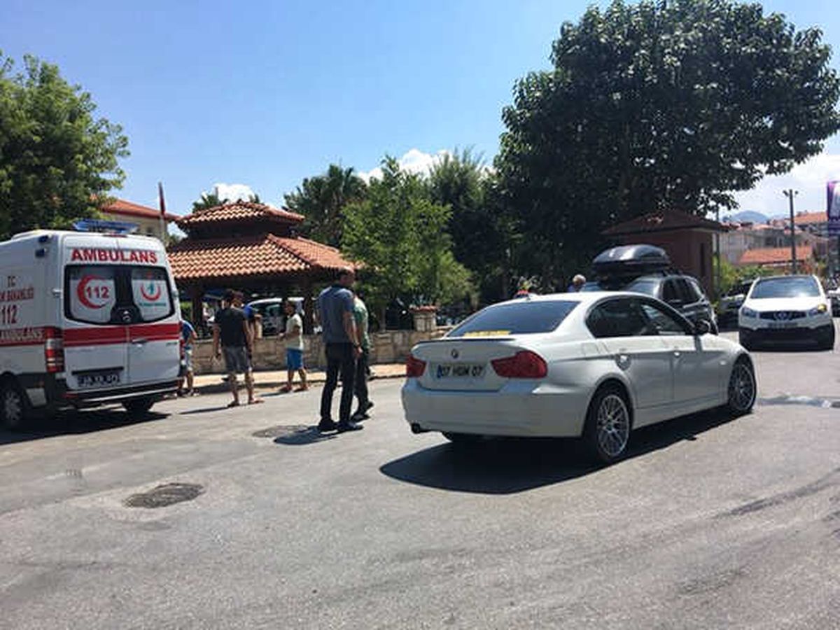 Milas\'ta Trafik Kazası: 3 Yaralı