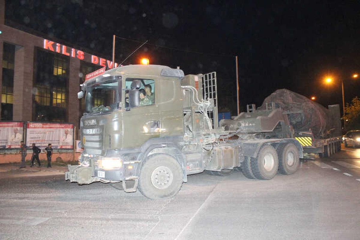 Münbiç ve Tel Rıfat Sınırına Sevkıyat Sürüyor