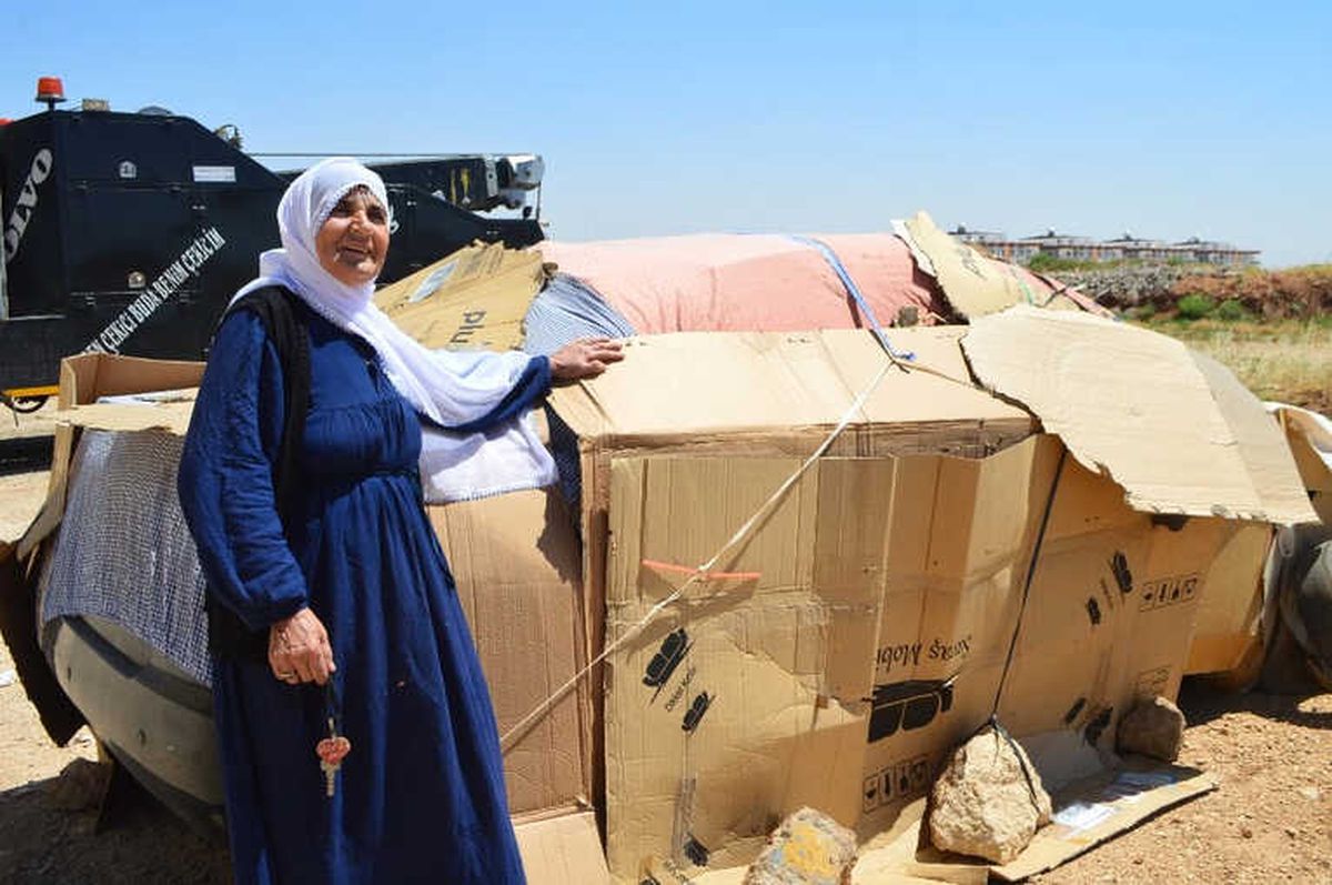 Oğul Emaneti Arabaya Karton ve Örtülü Koruma