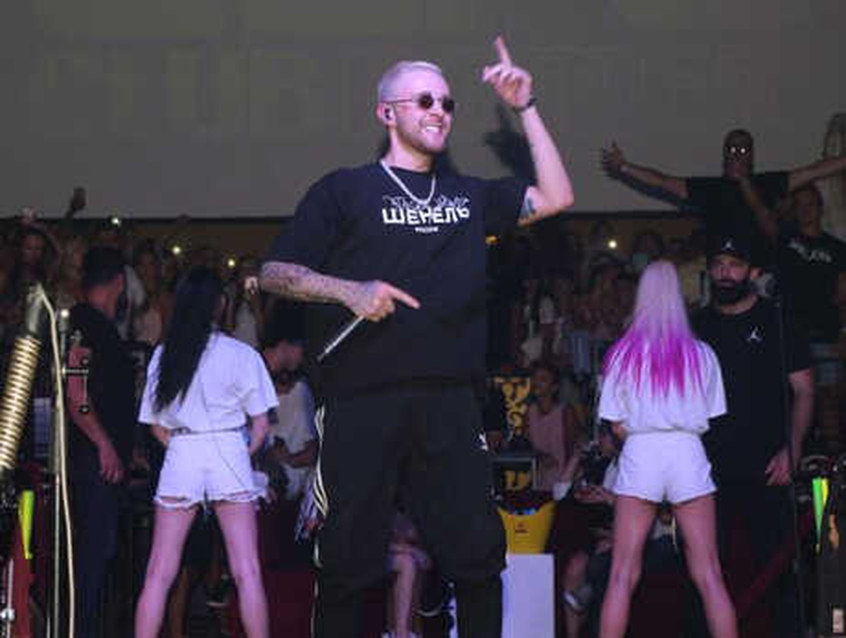 Rus Hiphop Şarkıcısı Kemer\'de Konser Verdi