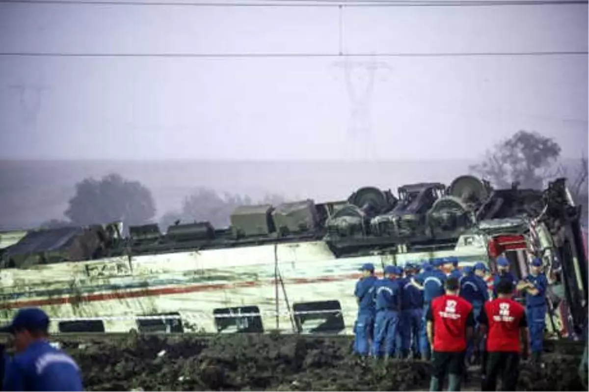Tekirdağ\'da Tren Faciasında Bilanço Ağır: 24 Ölü, 318 Yaralı