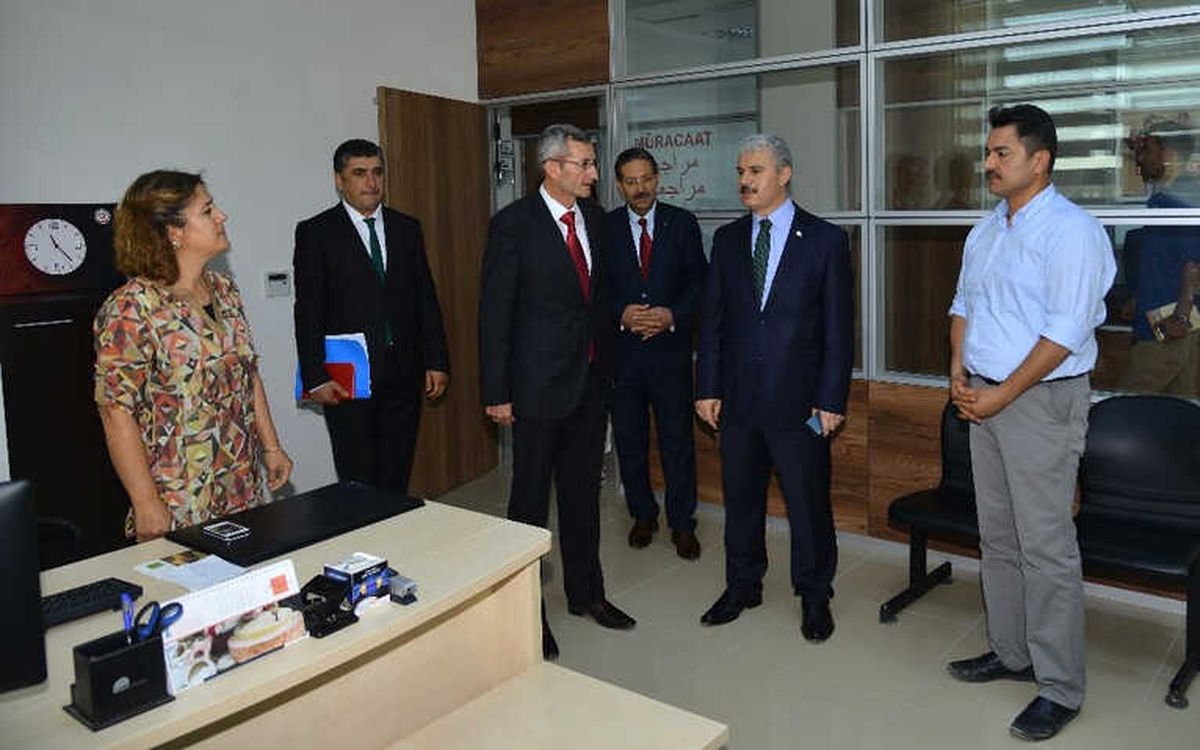 Vali Akın, Kırşehir Sosyal Yardımlaşma ve Dayanışma Vakfında İncelemede Bulundu