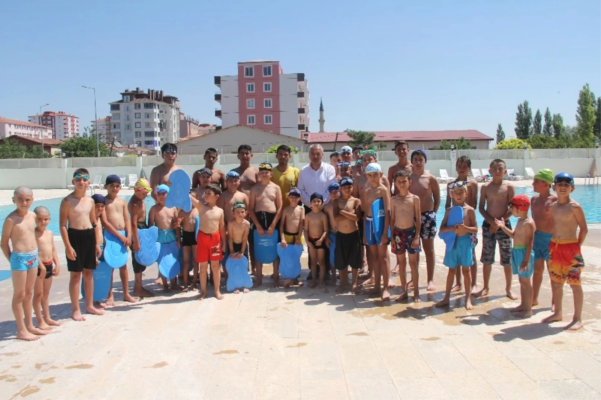 Başkan Karayol\'dan Yaz Spor Okulu Öğrencilerine Ziyaret