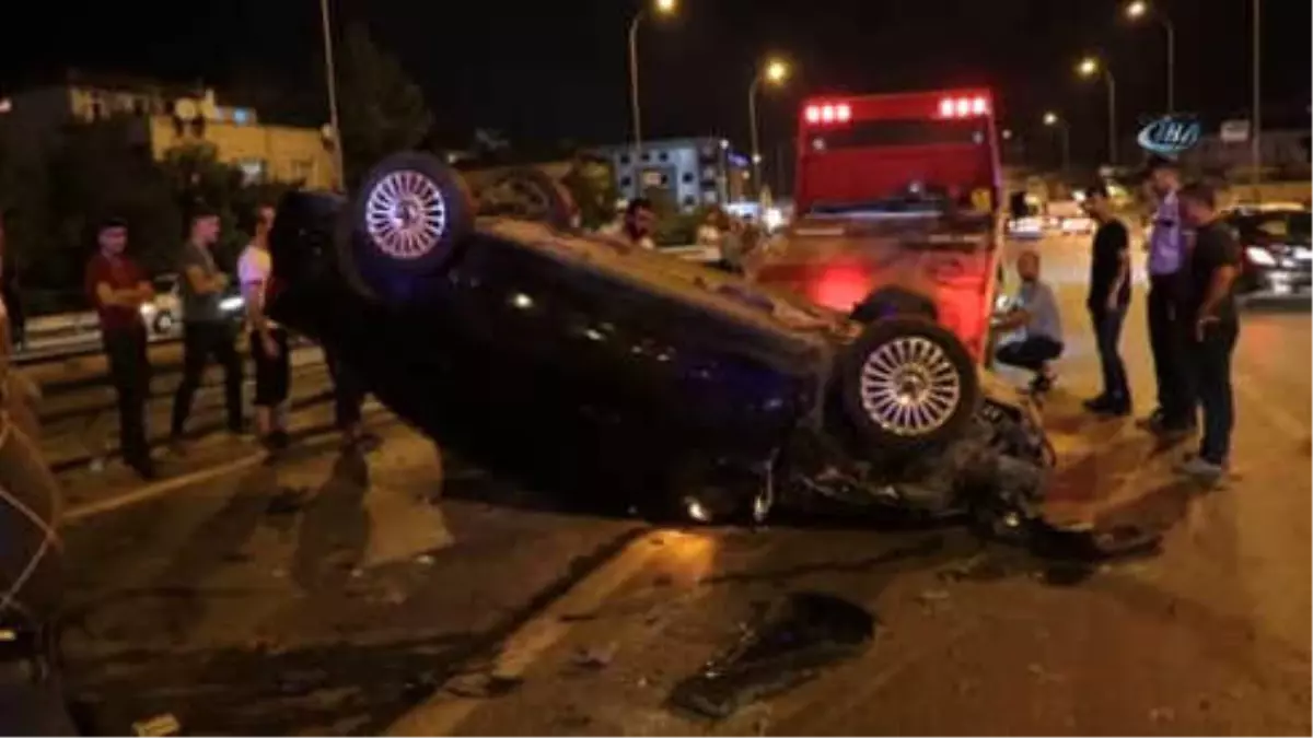 Çekmeköy\'de Zincirleme Trafik Kazası... Olay Yerini Film İzler Gibi İzlediler