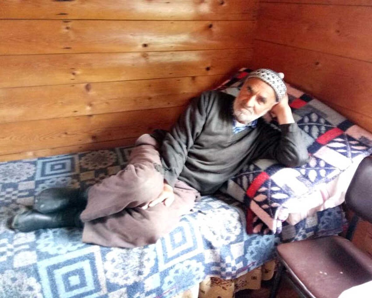 Devrilen Traktörün Altında Kalan Yaşlı Adam Hayatını Kaybetti