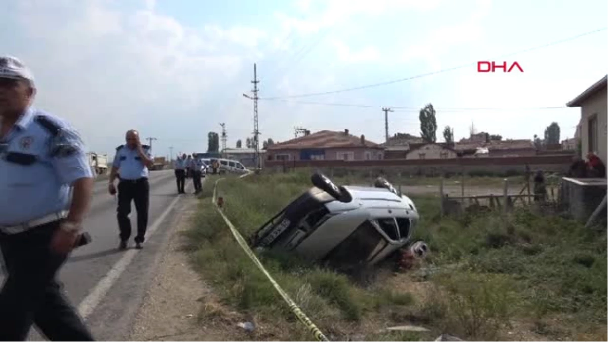 Eskişehir Tır\'a Çarpan Otomobil Şarampole Yuvarlandı: 2 Ölü, 2 Yaralı