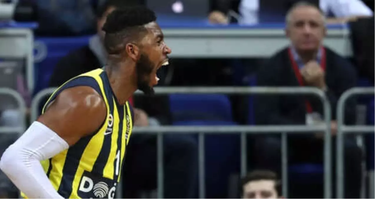 Fenerbahçe Doğuş, Jason Thompson\'la Yollarını Ayırdı