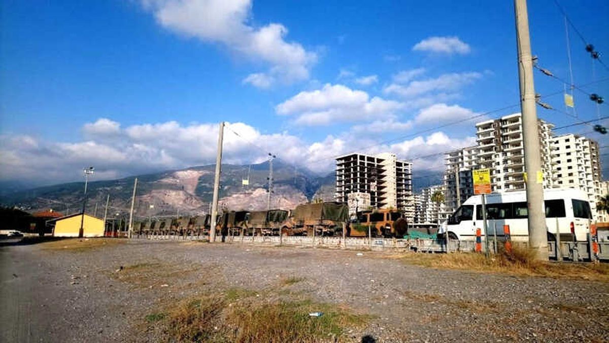Hatay\'da Askeri Araçlarda Nöbet Değişimi