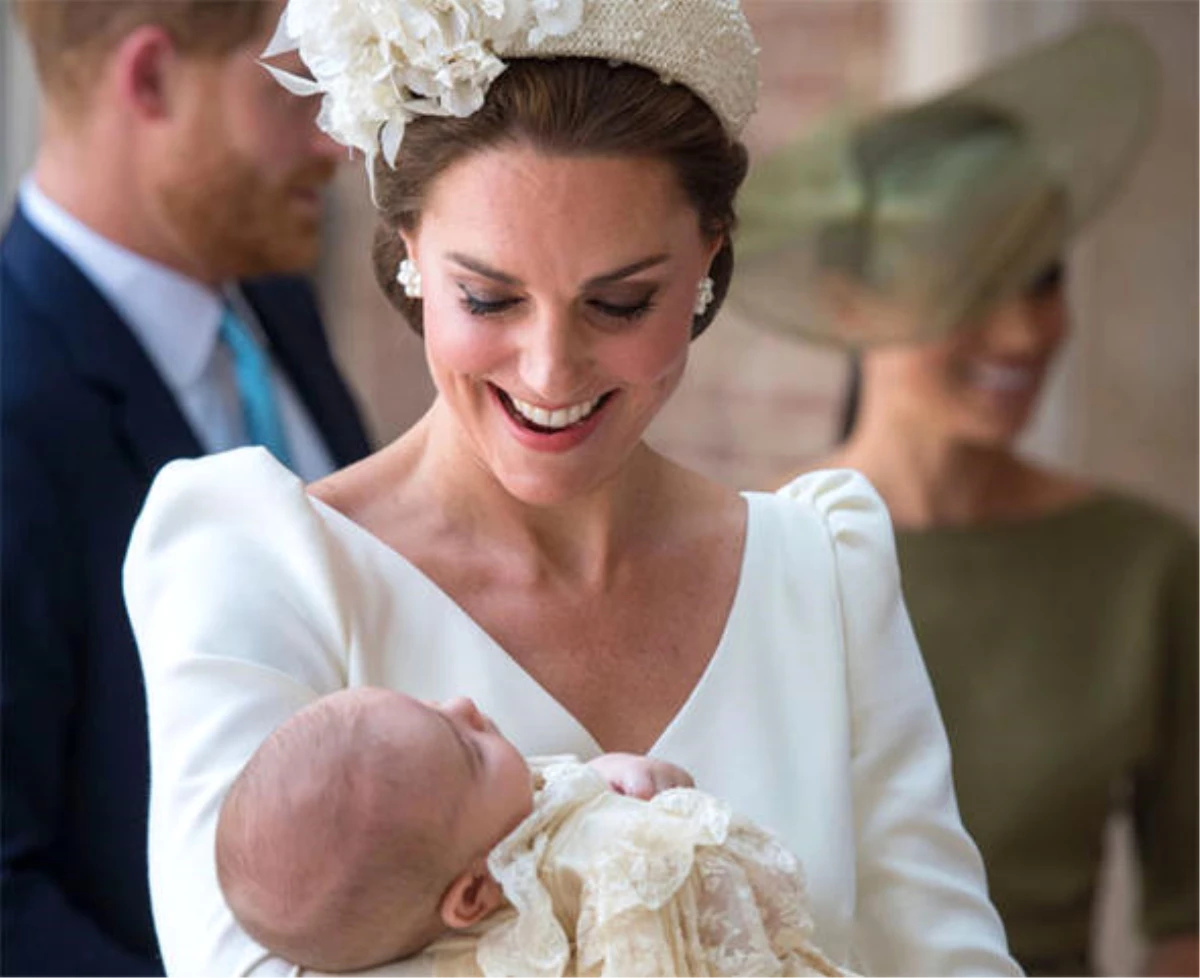 Kate Middleton\'ın Vaftiz Töreninde Giydiği Kıyafetin Satışa Sunulmayacağı Haberleri Hayranlarını Üzdü