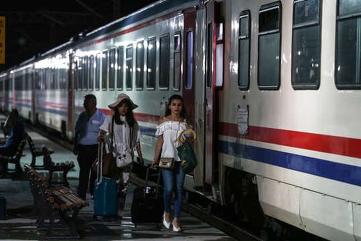 Kazadan Sonra İptal Edilen Tren Seferleri Yeniden Başladı