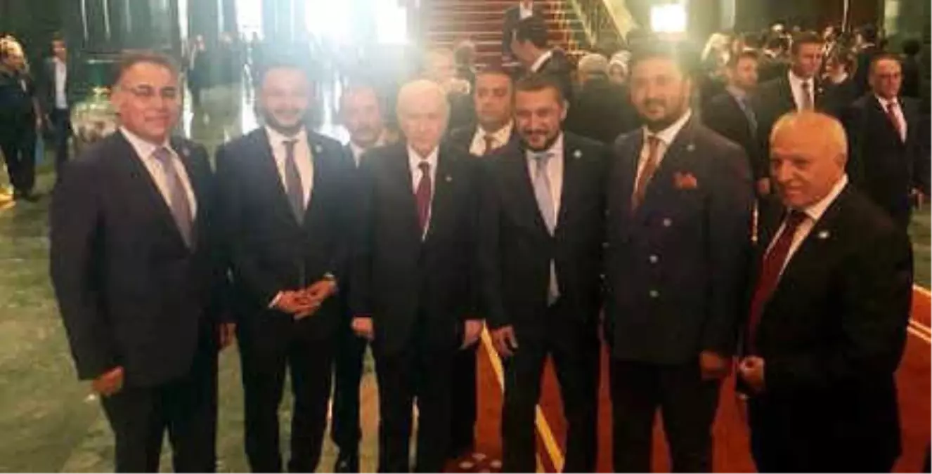 Külliye\'de, Bahçeli ile AK Parti\'lilerin \'İttifak\' Fotoğrafı