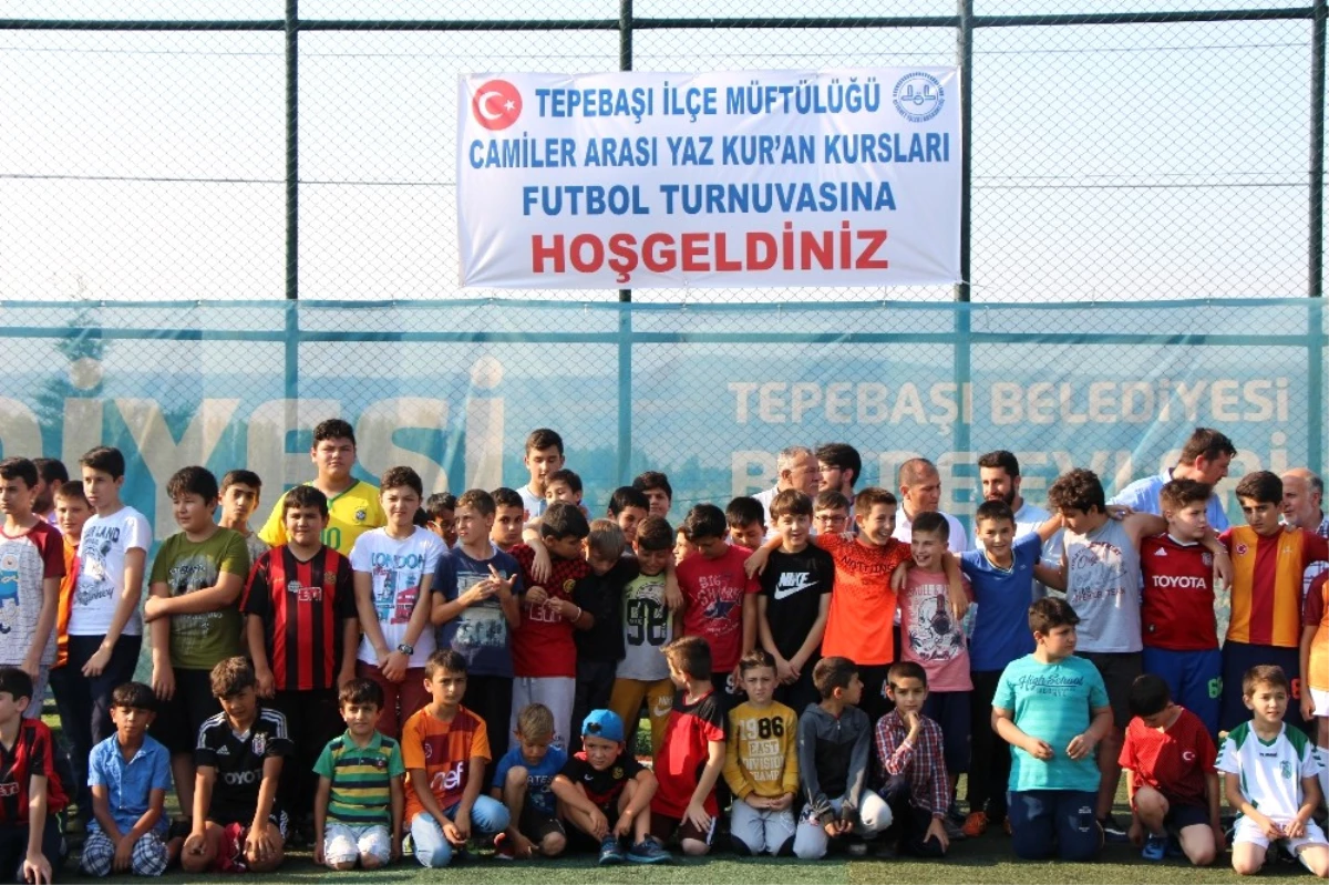 Kur\'an Kursu Miniklerinin Futbol Heyecanı