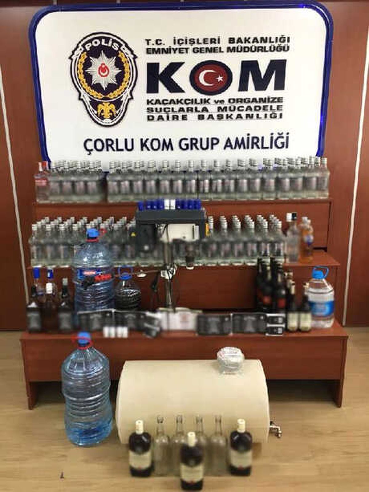 Tekirdağ\'da Sahte İçki İmalathanesine Polis Baskını