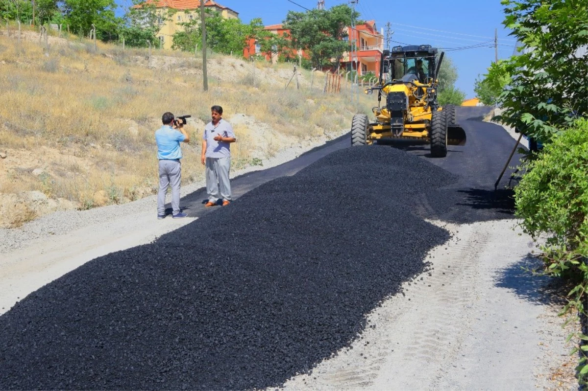 Yıldıztepe Mahallesinde Sıcak Asfalt Çalışması Devam Ediyor