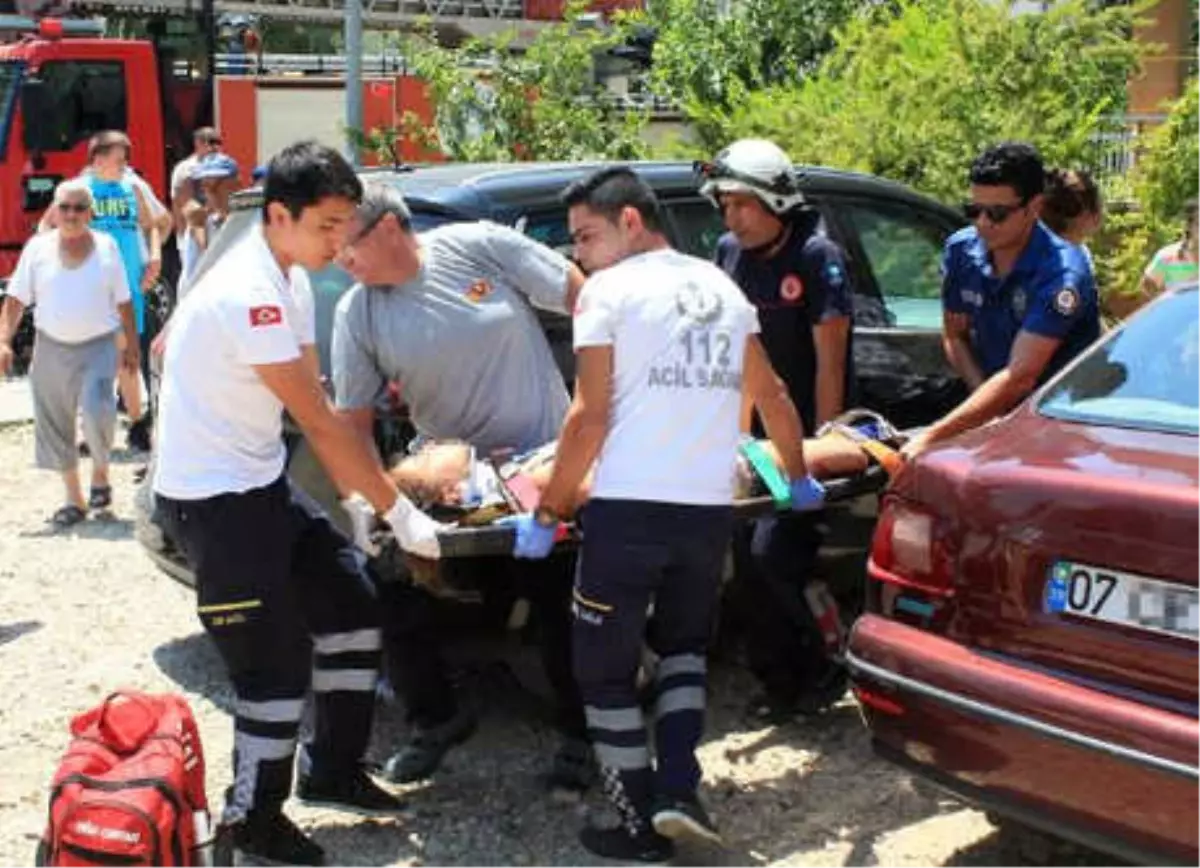 3\'üncü Kattan Atlayan Genç Kız, Otomobilin Üzerine Düşünce Ölümden Döndü