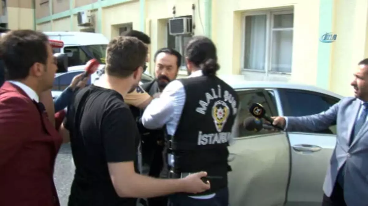 Adnan Oktar Sağlık Kontrolü İçin Hastanede