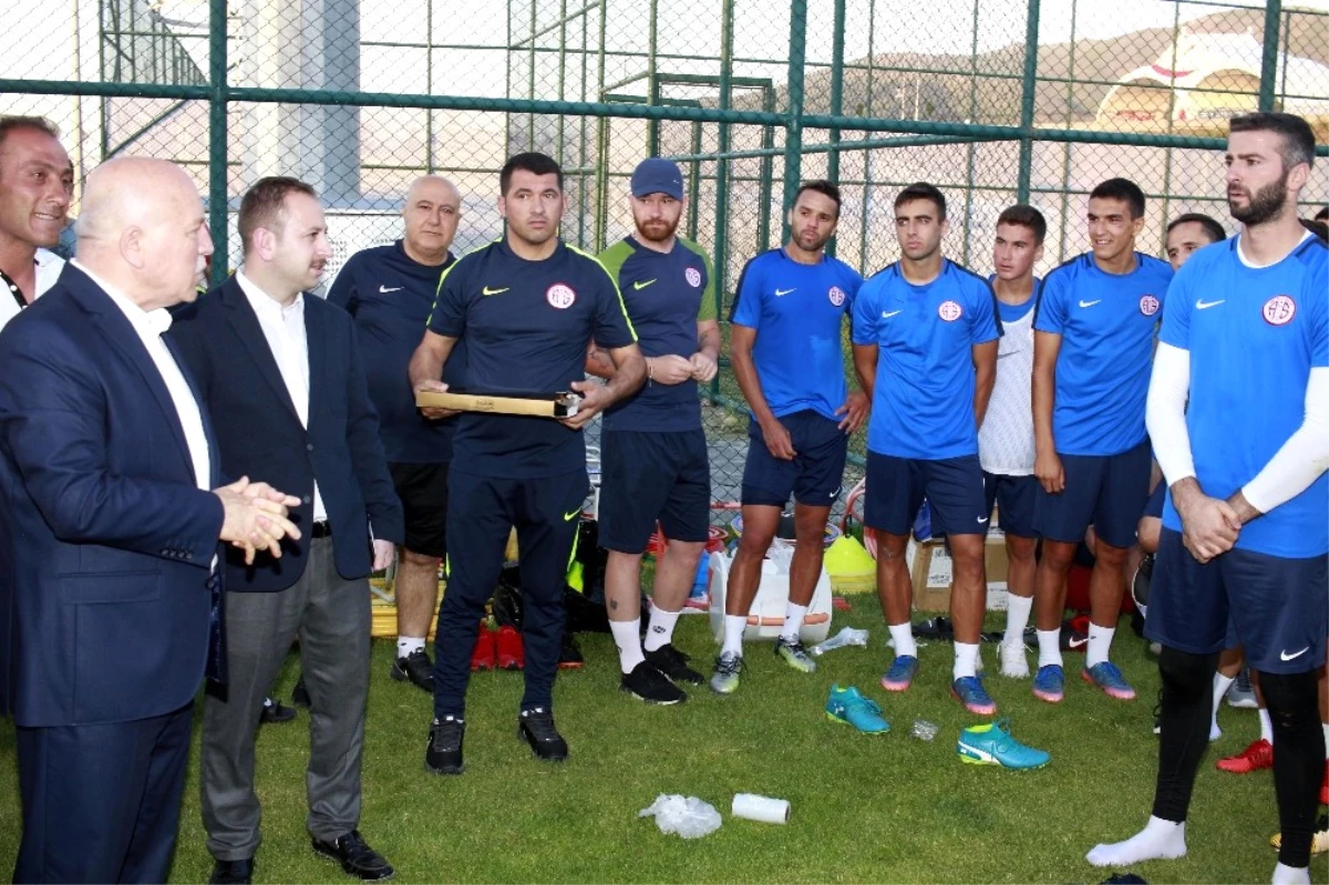 Başkan Sekmen, Antalyaspor Kampında