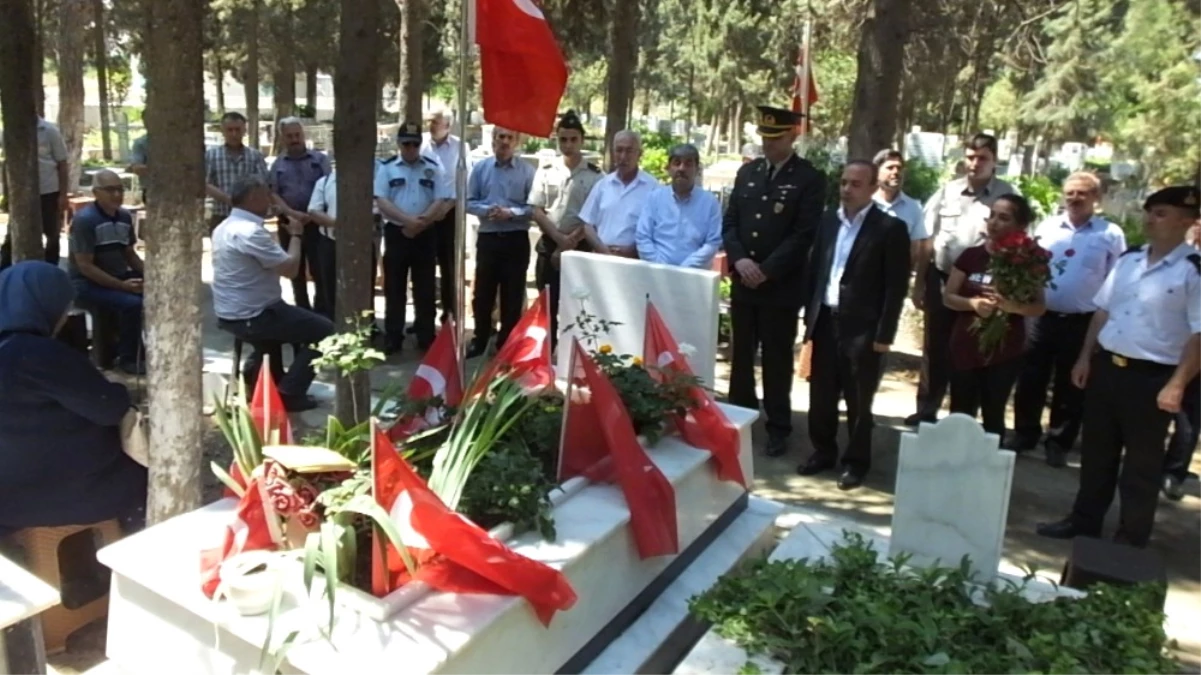 Burhaniye\'de Şehit Mezarları Ziyaret Edildi