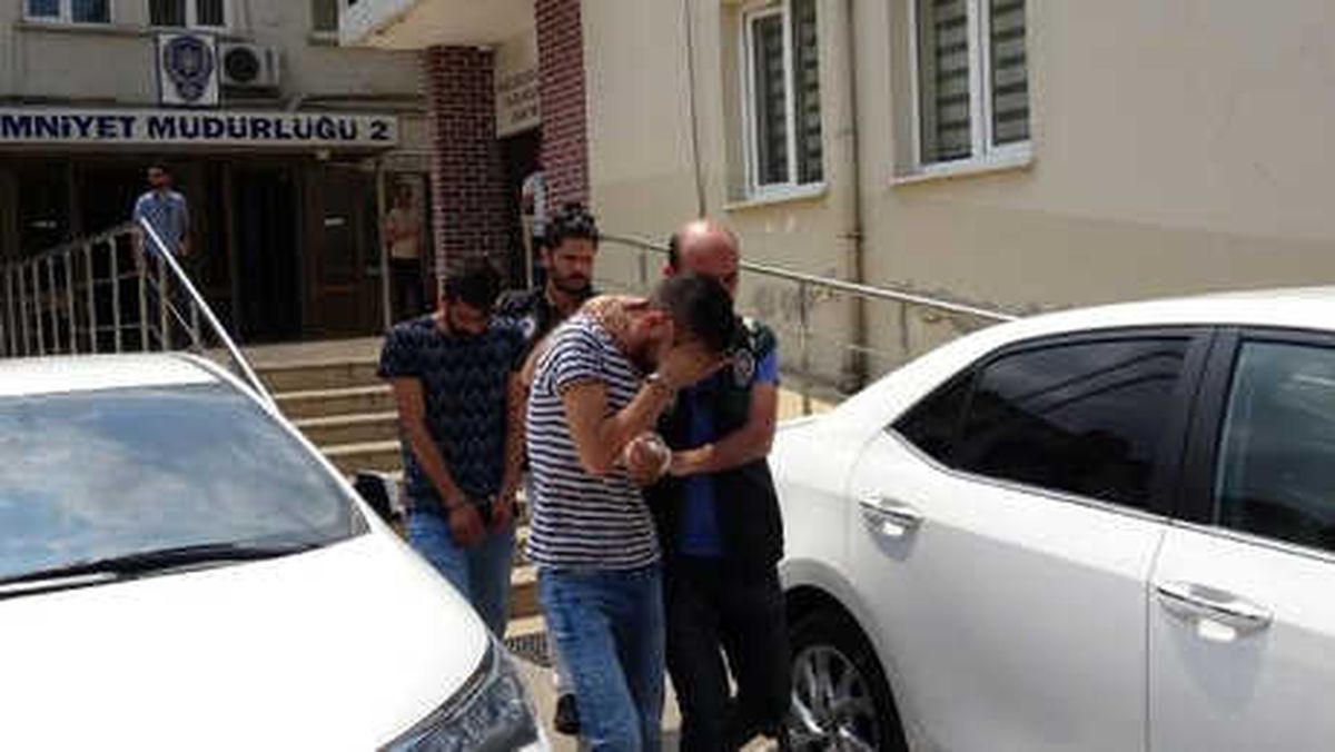 Bursa\'da 3 Kilo Bonzai Ele Geçirildi, 2 Kişi Gözaltında