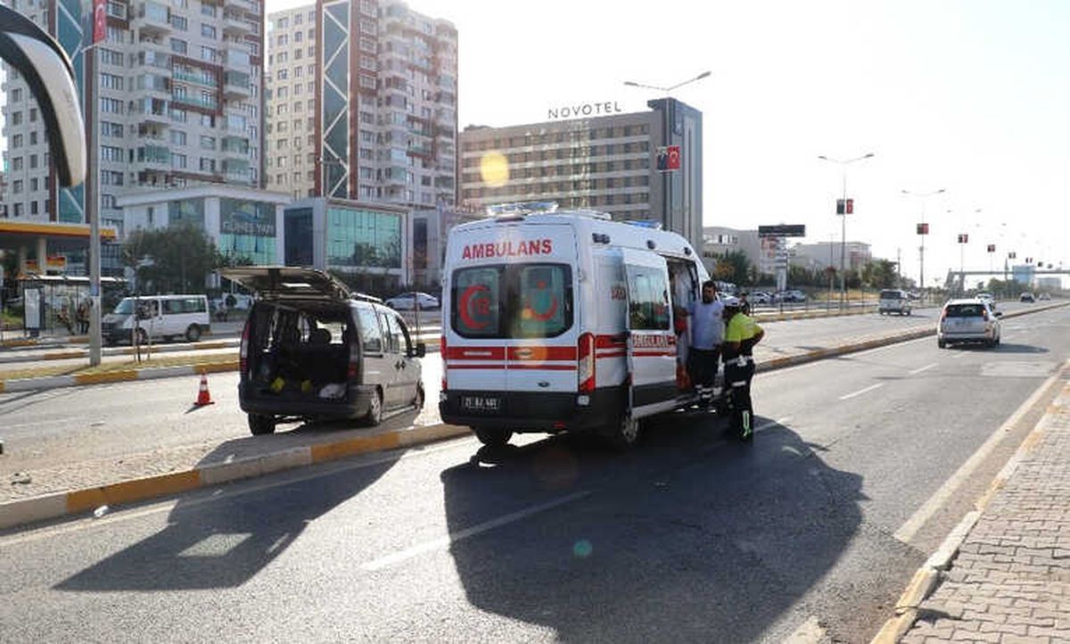 Diyarbakır\'da Trafik Kazası: 6 Yaralı