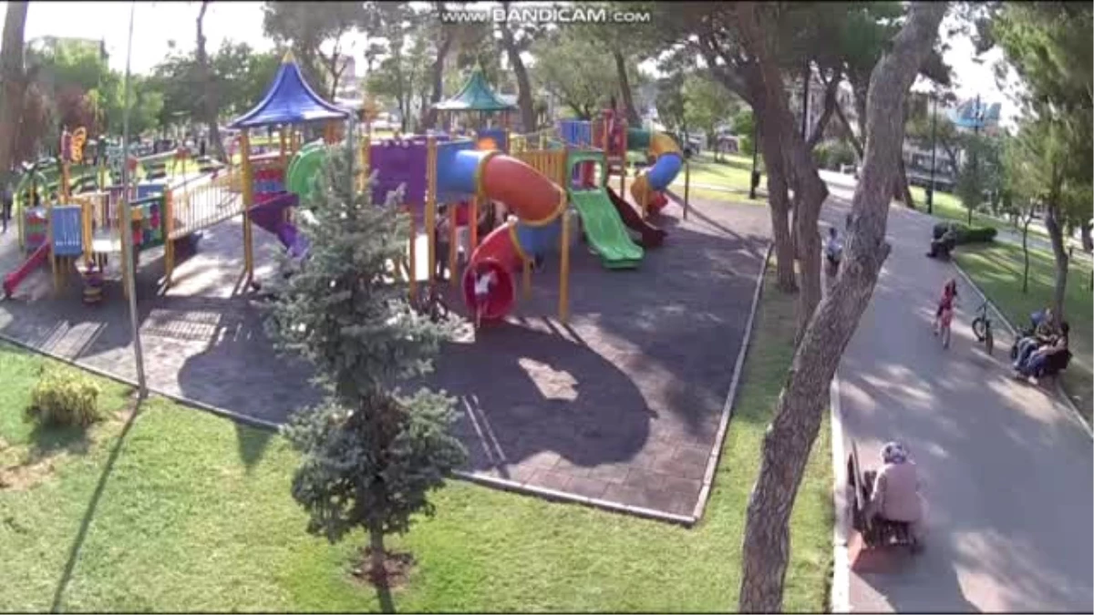 Kameralı Parklarla Çocuklar Daha Güvende