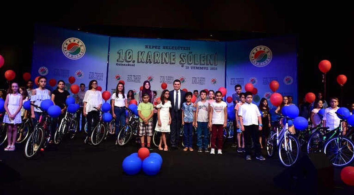 Kepez\'den Başarılı Öğrencilere Bisiklet