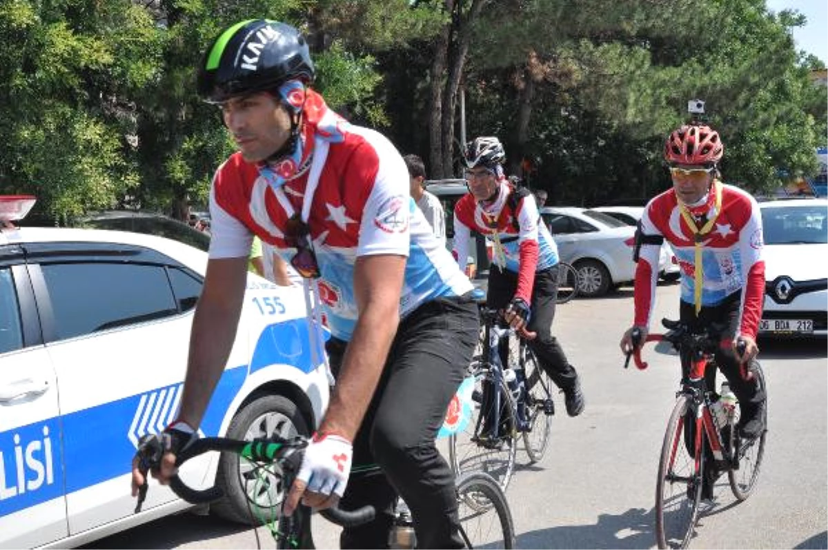Konya\'dan 15 Temmuz İçin Yola Çıkan Bisikletli Öğretmenler Eskişehir\'de