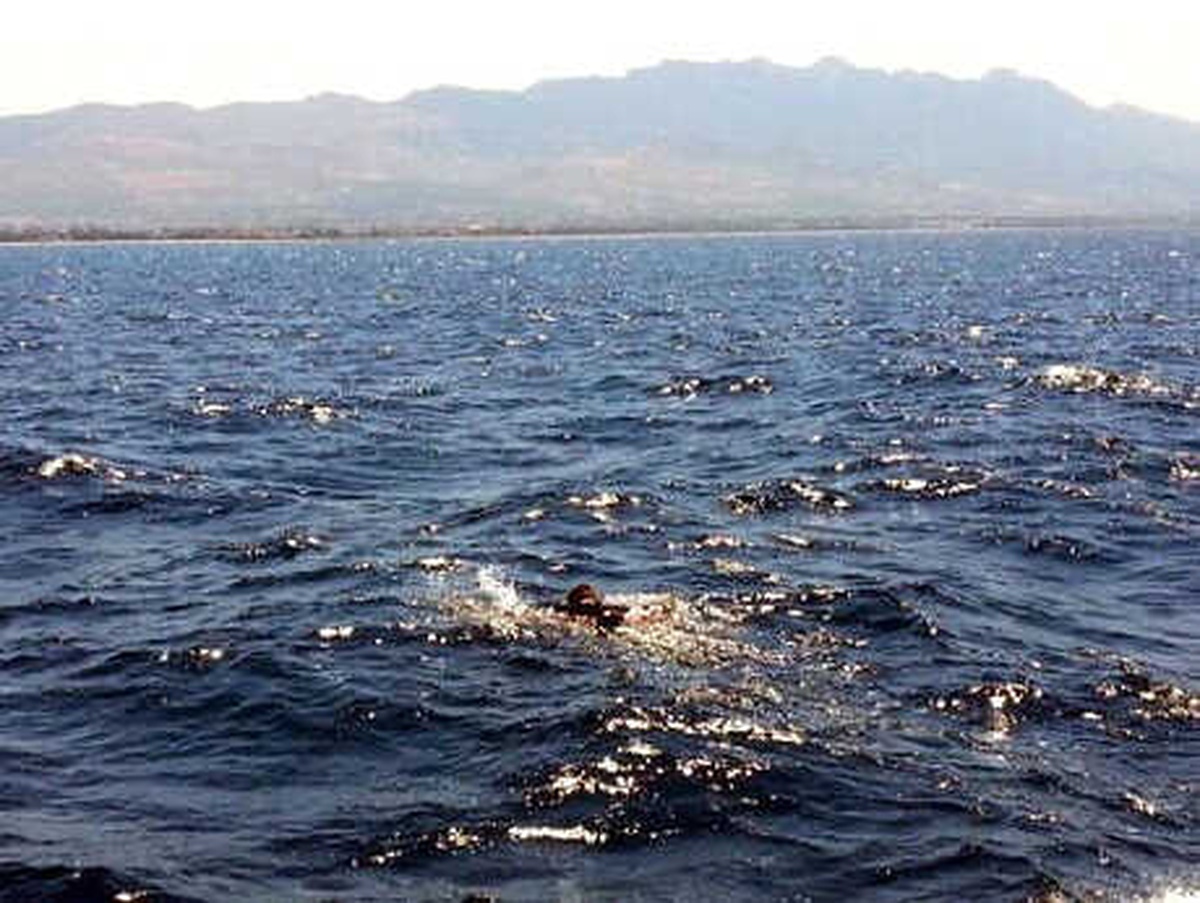 Lastik Botla İstanköy Adası\'na Kaçmak İsterken Yakalandılar