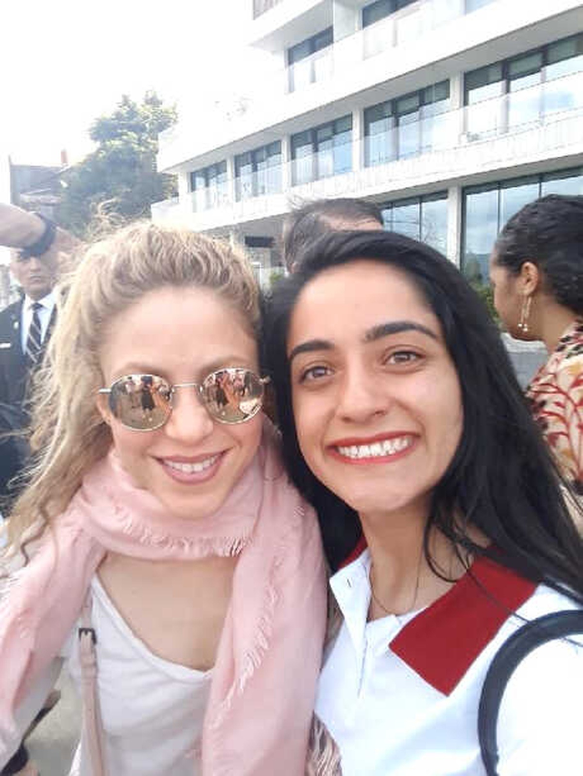 Shakira Konser Vermek Üzere Kaldığı Otelden Ayrıldı