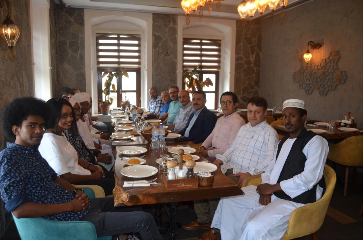 Trabzonlu Sudan Büyükelçisi, Sudanlı Öğrenciler ile Buluştu