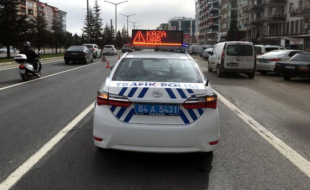 Uşak\'ta Tırın Çarptığı Yaya Hayatını Kaybetti