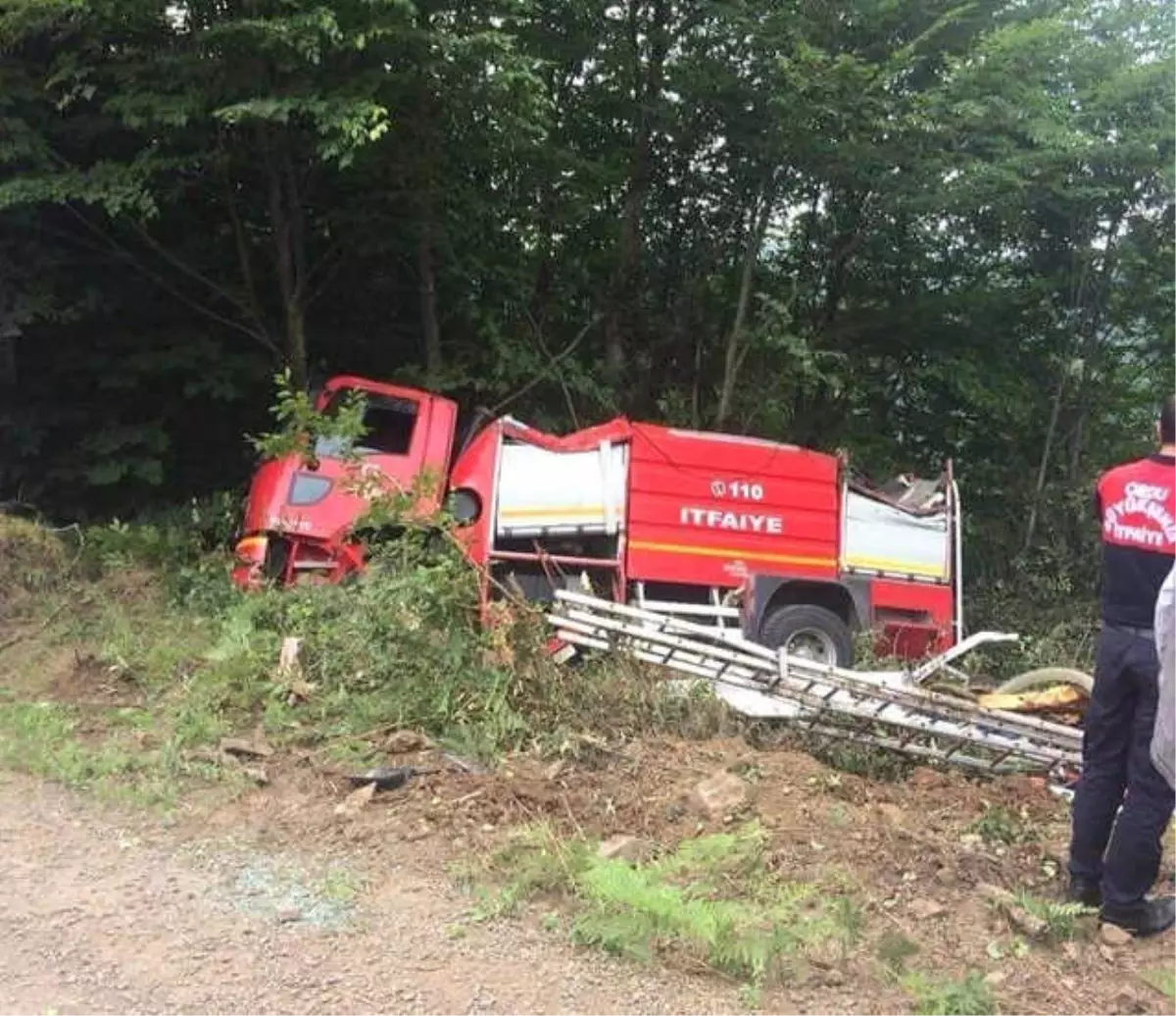 Yangına Giden İtfaiye Aracı Kaza Yaptı: 3 Yaralı