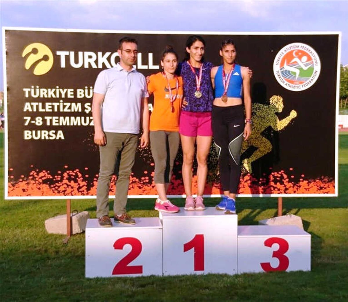 Aydınlı Burcu\'dan Çifte Madalya