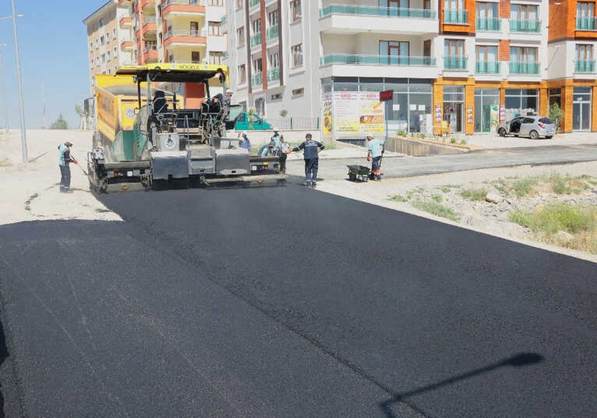 Battalgazi\'de Asfalt Çalışması Yapılıyor