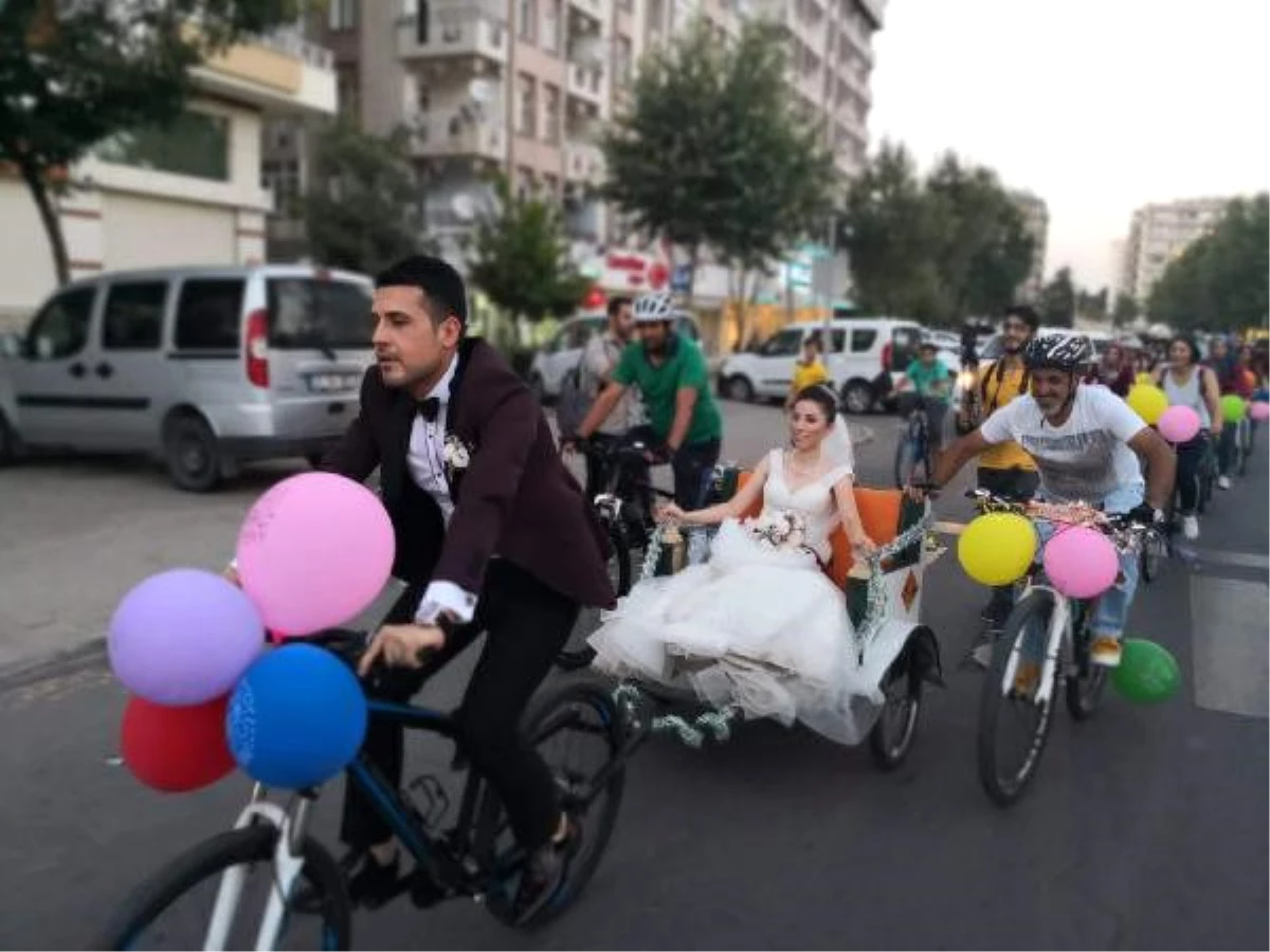 Bisiklet Kulübünde Tanışan Çiftten, Bisikletli Düğün Konvoyu
