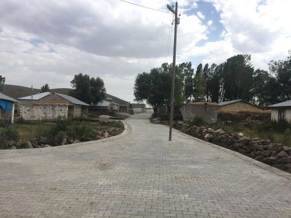 Çaldıran\'da Kilitli Parke Taşı Çalışması