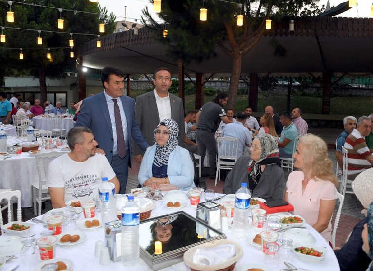 Dündar: "24 Haziran\'da 2002 Yılındaki Heyecanı Gördük"