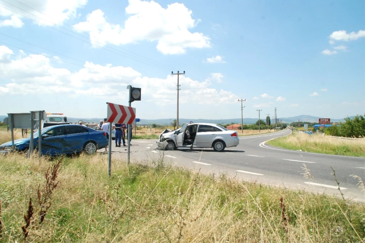 Edirne\'de Trafik Kazası: 6 Yaralı