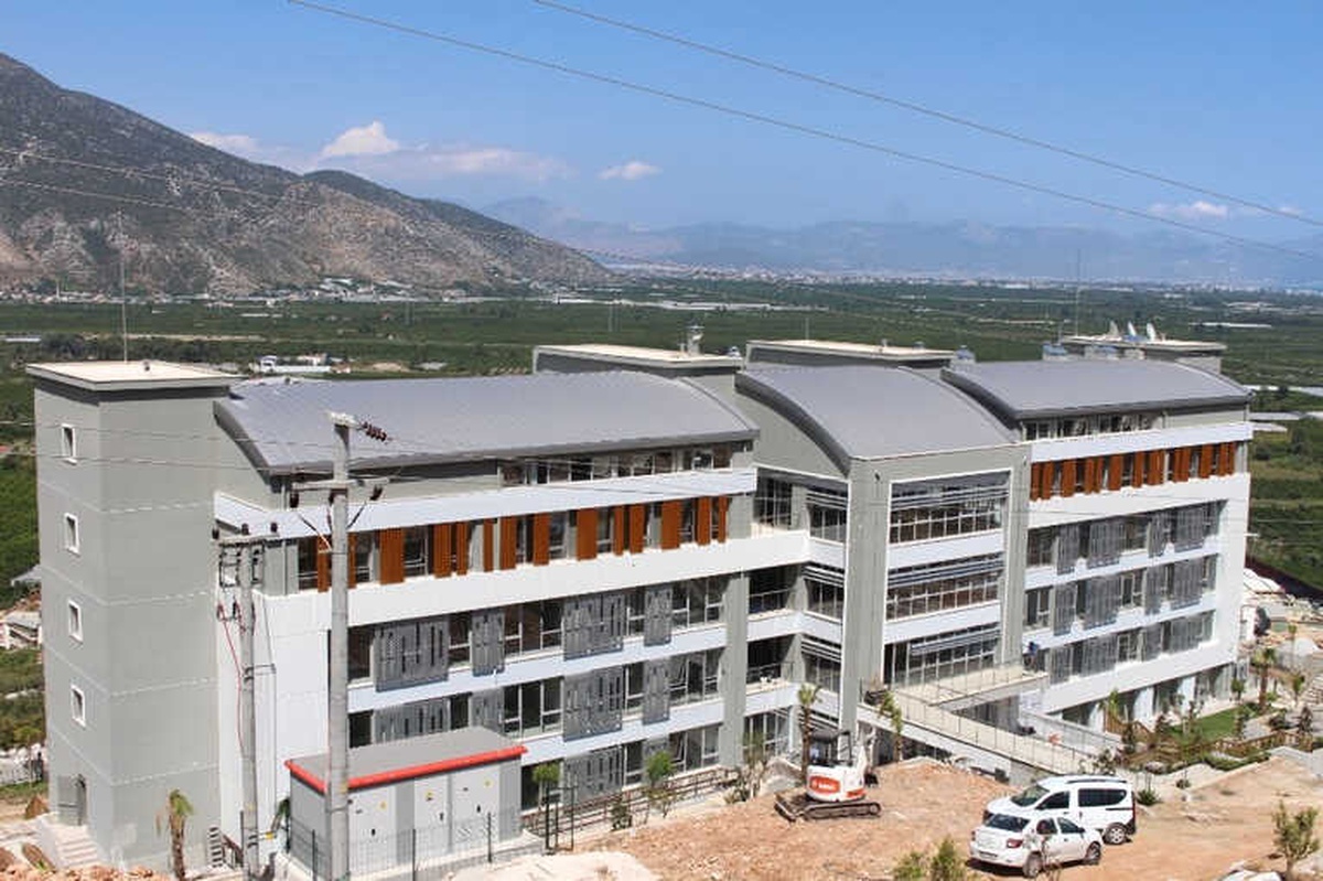 Finike Çocuk ve Gençlik Evi İnşaatı Tamamlandı
