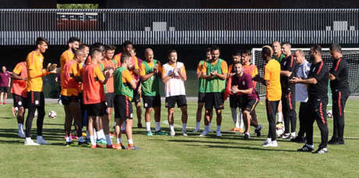 Galatasaray\'da Onyekuru İlk Antrenmanına Çıktı