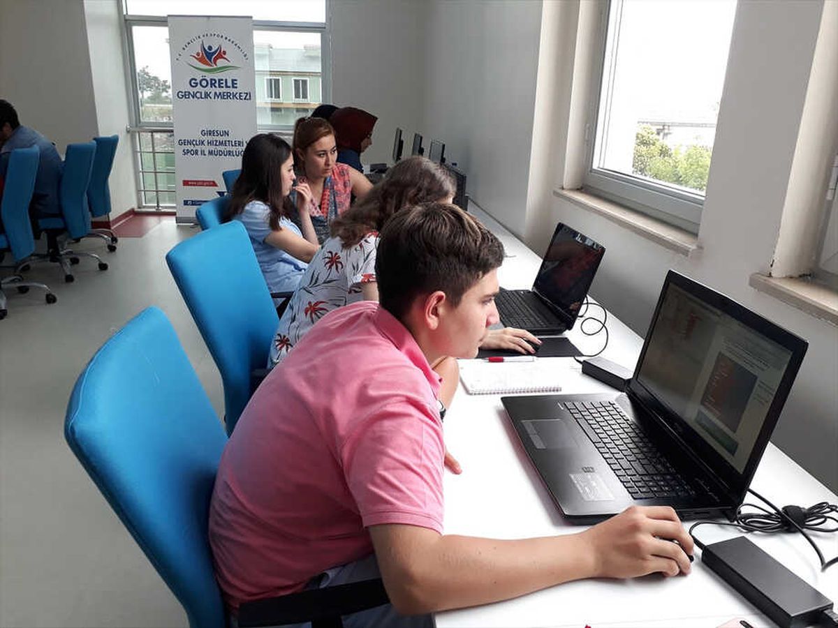 Göreleli Çocuklar Kodlama Öğreniyor