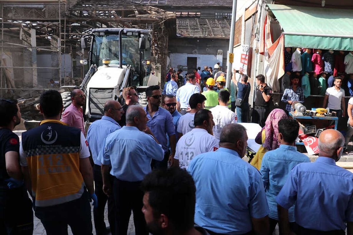 Güncelleme - Van\'da Restorasyon Esnasında Duvar Çöktü: 1 Ölü, 2 Yaralı