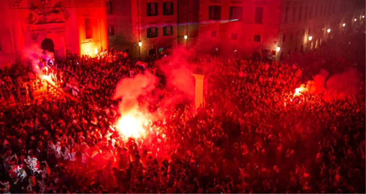 Hırvatlar, Takımları Dünya Kupası Finaline Çıkınca Sokaklara Döküldü